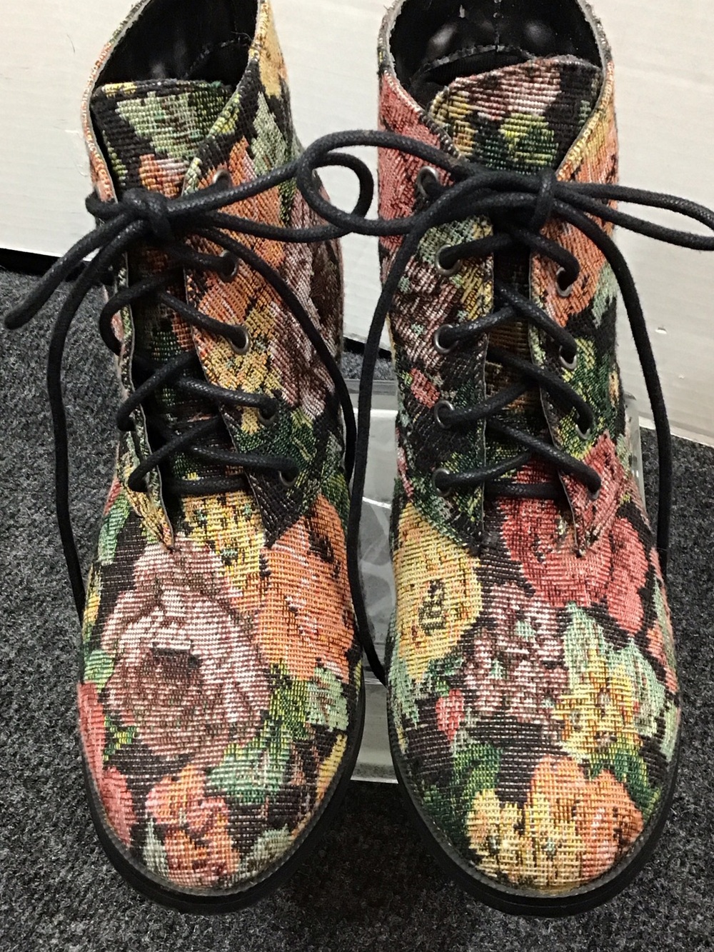 Diba Dixie Floral Lace-Up Ankle Boots in Multicolor Tapestry 8.5 - Picture 4 of 12